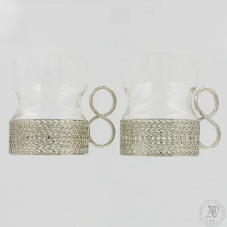 Kahdeksan Tsaikka-lasimukia, Iittala design Timo Sarpaneva, lasi / teräs, 23cl, alkuperäiset pakkaukset. 