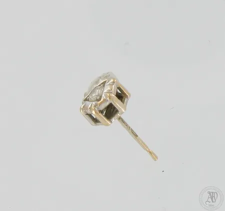 Pariton timanttikorvakoru 1xn.0.10ct, 585br valkokulta, ei taustaa, Paino: 1 g