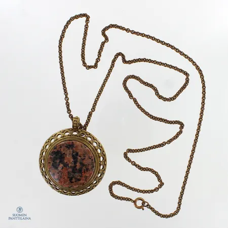 Kivikaulakoru, Kalevala Koru, ketjun pituus 70cm, riipuksen korkeus 50mm, pronssia 