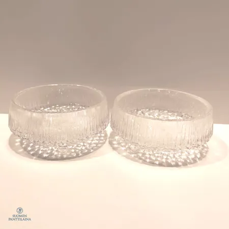 Kaksi jälkiruokakulhoa, Iittala, Ultima Thule, Ø11cm, lasia