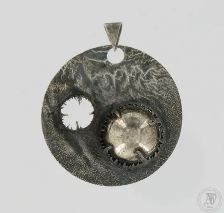 Riipus, korkeus 60mm, tekijäleima WIA = Westendin Invalidien Ammattioppilaitos, 813,  Paino: 17,5 g