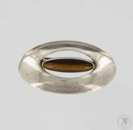 Tiikerinsilmä-rintakoru, leveys 48mm, neula vaihdettu (metallia), 813br,  Paino: 5,5 g