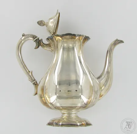 Kahvikannu, korkeus 230mm, 813br,  Paino: 635,9 g