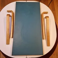 Pöytä Artek, design Alvar Aalto, sinivihreä linoleum, käytön jälkiä, pöytälevyn mitat 62x125cm, jalan korkeus 67cm, malli 82, 1950-luku, Ruuvit puuttuu.  Paino: 0 g Ei lähetetä