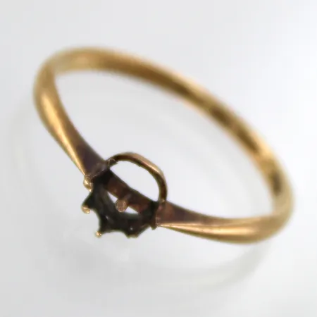 Viallinen sormus, koko 19,  750,  Paino: 1,9 g