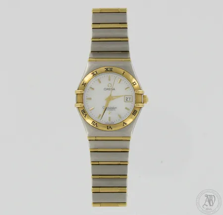 Teräskultarannekello Omega Constellation, ref.12927000, calibre 2520, taulun Ø 27mm, pituus 170mm, takuukortit.