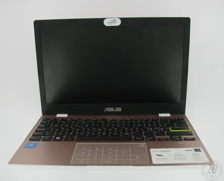 Kannettava tietokone Asus Vivobook E210 11.6", laturi ja ostokuitti 4.11.2022
