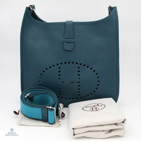 Olkalaukku Hermès Evelyne 29 PM Blue Jean Taurillon Clemence, mitat 30x30cm, mukana dustbag, olkahihna ja alkuperäinen laatikko