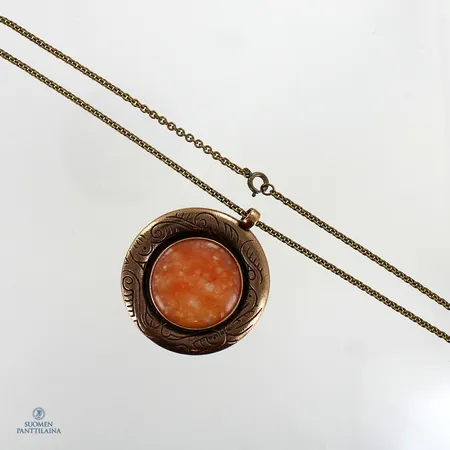 Kivikaulakoru, -1616 Kalevala Koru, ketjun pituus 82cm ja riipus Ø 47mm, pronssia