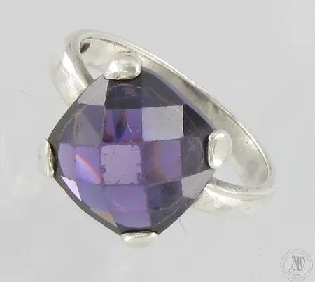 Kivisormus, kivessä pientä kulumaa, koko 17¼, kiven korkeus 12mm, 925br,  Paino: 6 g
