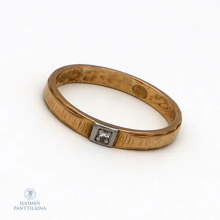 Timanttisormus 1xn0.01ct, kaiverrettu ja käytön jälkiä, koko 17½, 750,  Paino: 2,6 g
