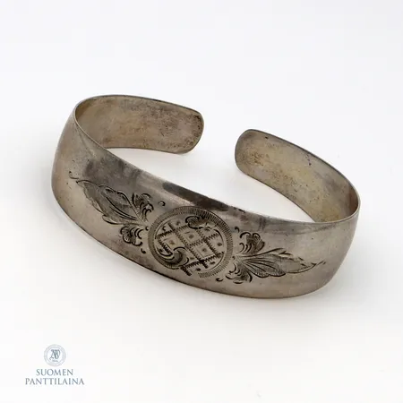 Rannekoru, valmistettu 1960, tekijäleima TS, 813,  Paino: 15,1 g