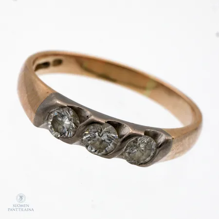 Timanttisormus 3xn.0.20ct, koko 19½, 585 kelta- ja valkokultaa,  Paino: 4,1 g