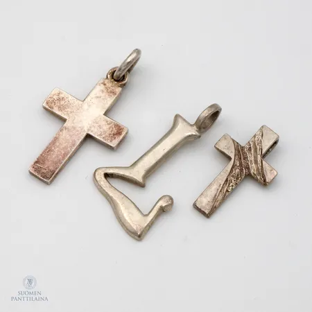 Kolme riipusta, korkeus 23- ja 34mm, 925,  Paino: 8,8 g