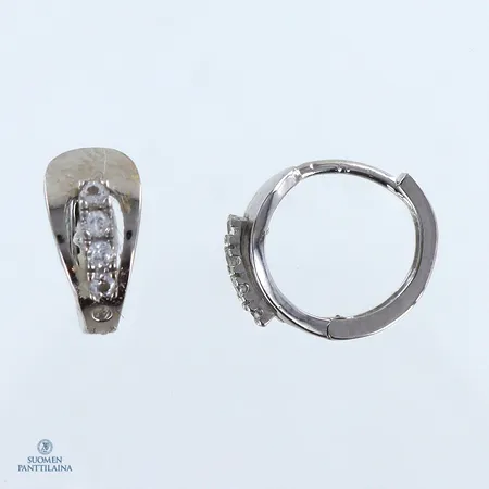 Kivikorvakorut, korkeus 11mm, 585br valkokulta,  Paino: 1,7 g