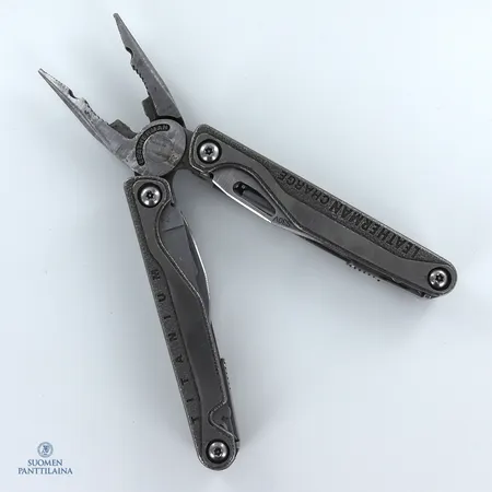 Monitoimityökalu Leatherman Titanium, käytön jälkiä 