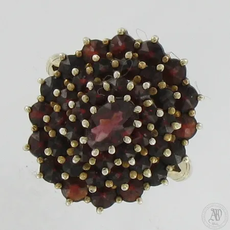 Granaatti-sormus, koko 17½, 800br,  Paino: 4,5 g