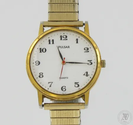 Teräsrannekello Pulsar, quartz:paristo loppunut, käyttökulumaa, taulun Ø 32mm, 
