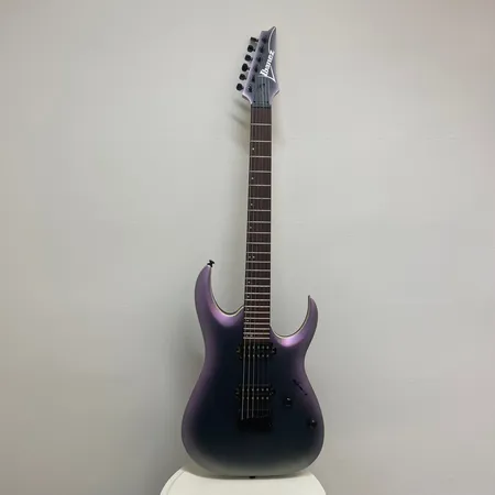 Sähkökitara Ibanez RGA42EX-BAM, sarjanumero I230213624, kaula vääntynyt, valmistettu Indonesiassa, pehmeä kantolaukku. Paino: 0 g Ei lähetetä