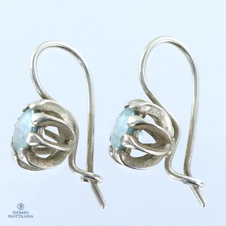 Kivikorvakorut Kalevala Koru, Naisen ääni, topaasi, korkeus 20mm, 925br Paino: 2,7 g