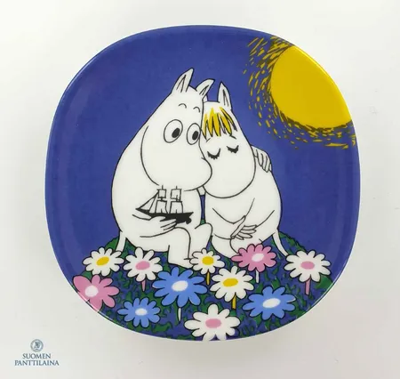 Arabia seinälautanen, Muumi Kuutamolla, Tove Jansson ja Camilla Moberg, 1991-2005, Ø 120mm
