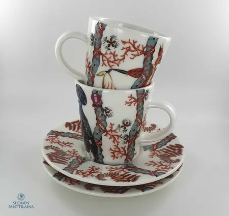 Kaksi espressokuppia ja tanssia Iittala, Mysterius Christamas, design Klaus Haapaniemi, kupin korkeus 50mm, tanssin Ø 115mm