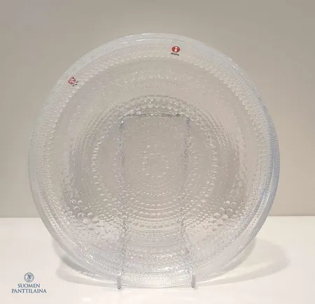 Kaksi lautasta Iittala, Kastehelmi, kirkas, Ø 25cm