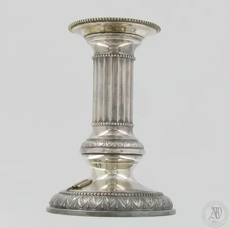 Kynttilänjalka, korkeus 115mm, kaiverrettu, 813br, Paino: 165,1 g