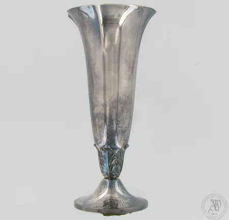 Maljakko, korkeus 175mm, kaiverrettu, 813br, Paino: 168,2 g
