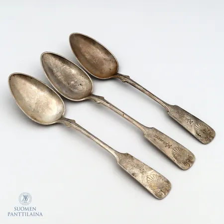 Kolme ruokalusikkaa, Musla, pituus 200mm, kaiverrettu, 813, Paino: 163,1 g