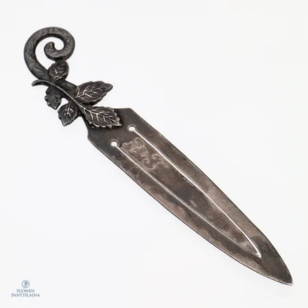 Kirjanmerkki, kaiverrettu, korkeus 90mm, 813,  Paino: 6,4 g