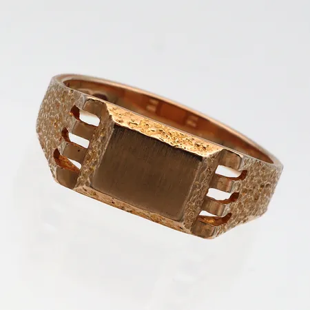 Kantasormus, koko 22, leveys 4-9mm, 585,  Paino: 6,3 g
