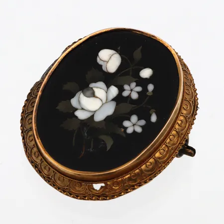 Kivimosaiikki-rintakoru, kehys viallinen, korkeus 42mm, 750br,   Paino: 8,4 g