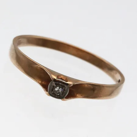 Timanttisormus 1xn.0.02ct, koko 18½, leveys 2-3,5mm, 585,  Paino: 1,4 g