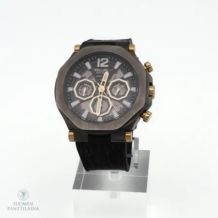 Rannekello Guess, malli GW0492G1, taulun Ø 46mm, lasissa naarmuja, vesitiiveys 50m / 5atm, Quartz