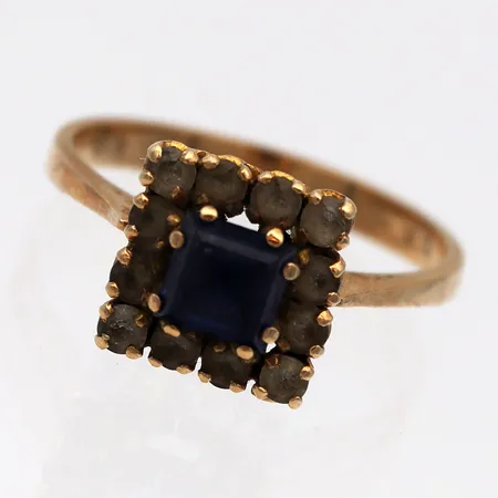 Kivisormus, koko 17½, leveys 2,5-9,5mm, 585br, Paino: 3,1 g