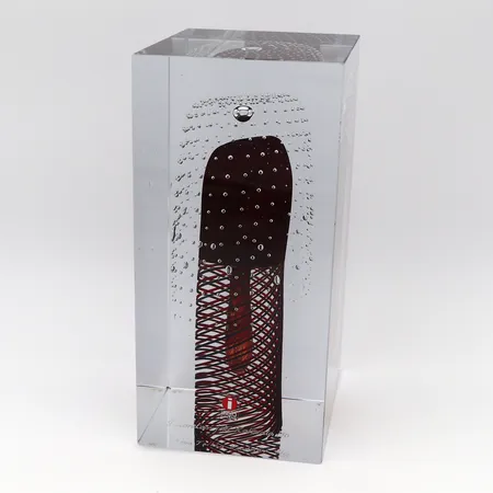 Juhlakuutio, iittala,  Tuonelan joki, signeerattu Tuonelan Joki, Kalevala 150 Oiva Toikka Nuutajärvi 11/50, korkeus 20cm, leveys 12x10cm  Lähetetään postipakettina.