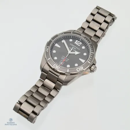 Titanium-rannekello Certina 1888 DS Action Chronometer, rungon Ø 43mm, rannekkeen pituus 200mm, mukana alkuperäinen laatikko takuukortti ja jatkopala.