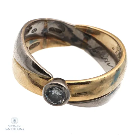 Timanttisormus 1xn.0.13ct, kaiverrettu, koko 16½, 750 valko- ja keltakulta,  Paino: 6,2 g