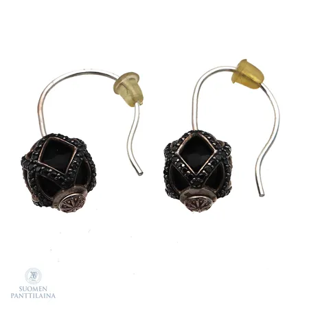 Onyx-korvakorut, Thomas Sabo, korkeus 26mm, 925br,  Paino: 6,4 g