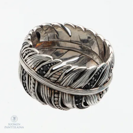 Kivisormus, Thomas Sabo, koko 17, 925br,  Paino: 8,6 g