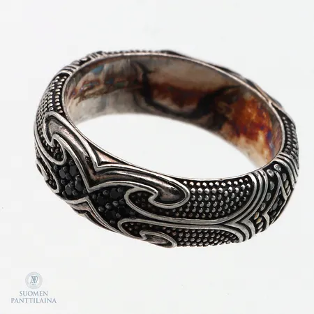 Kivisormus, Thomas Sabo, koko 17½,  925br,  Paino: 5,3 g