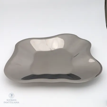 Teräsvati Iittala, design Alvar Aalto, 358mm, naarmuja