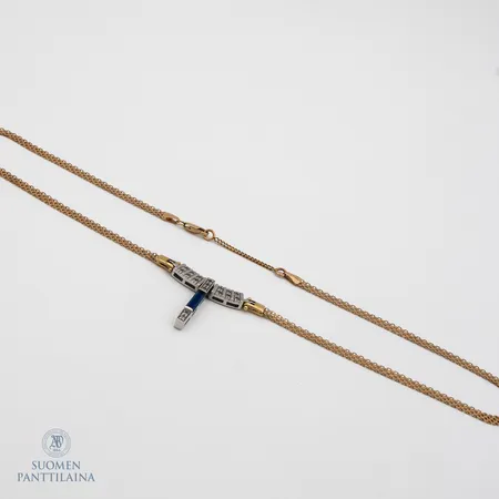 Kivikaulakoru, ketjussa painaumia, pituus 43,5-46,5cm, 585br kelta- ja valkokulta,  Paino: 12,7 g