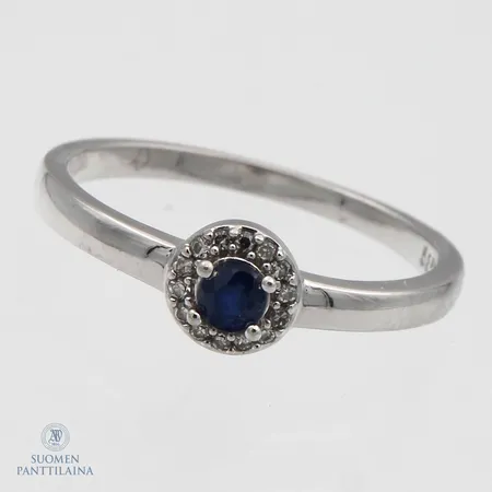 Sinisafiirisormus timanteilla 14xn.0.005ct, koko 16¼, 585br valkokulta,  Paino: 1,7 g