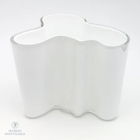Aalto-maljakko, Iittala, korkeus 120mm, laserkaiverrus, valkoinen 
