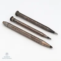 Kolme viallista hopea-kynää, pituudet 110-130mm, 813br-835br,  Paino: 46,4 g