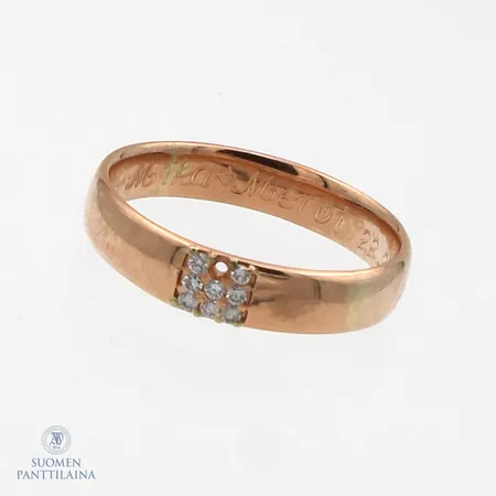 Timanttisormus 9xn.0.005ct, yksi timantti irronnut, kaiverrettu, 585,  Paino: 3,8 g