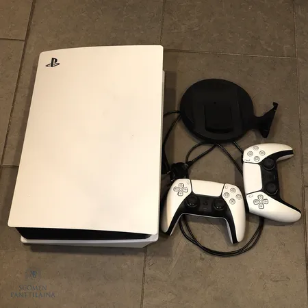 Pelikonsoli Play Station 5 , CFI-1216, 2 ohjainta, vain virtajohto, ei ohjain piuhaa, ei hdmi piuhaa,