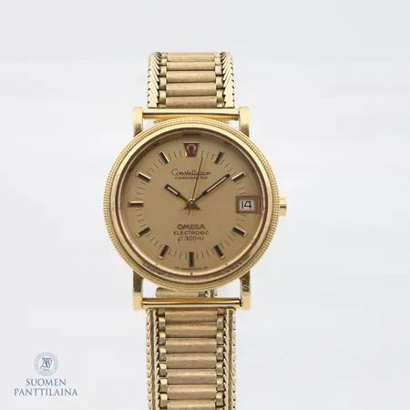 Kultarannekello, Omega Constellation Chronometer Electronic f300, cal.1250, hihnan pituus 200mm, taulun Ø 36mm, paristo loppu, runko 750br ja hihna 585br,  Paino: 97,3 g